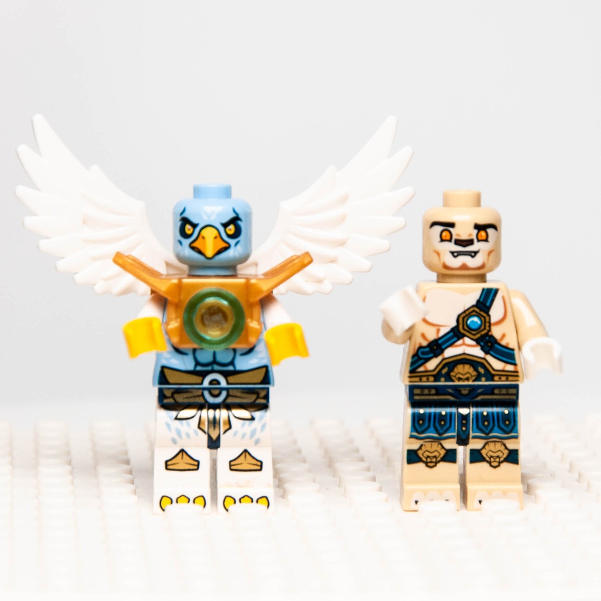Lot of 2) LEGO Chima Minifigures Lennox (loc003), Ewar Gold Armor