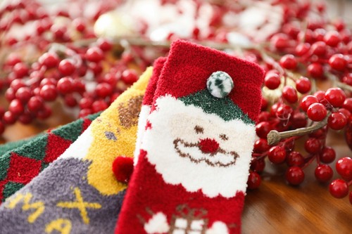 Women 4 Pairs Super Soft Winter Christmas Cozy Fuzzy Solid Slipper Socks 6-11 US - Picture 11 of 38