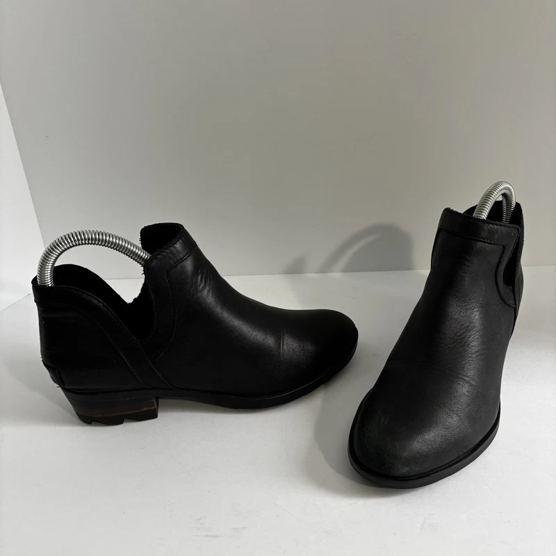sorel lolla ii cut out leather boots