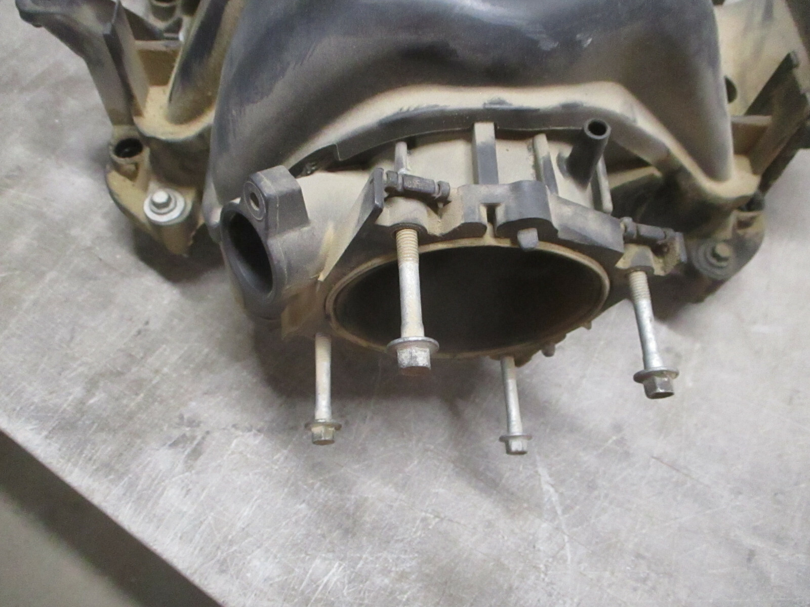 INTAKE MANIFOLD CHRYSLER 300C HEMI 5.7 V8 05 06 eBay