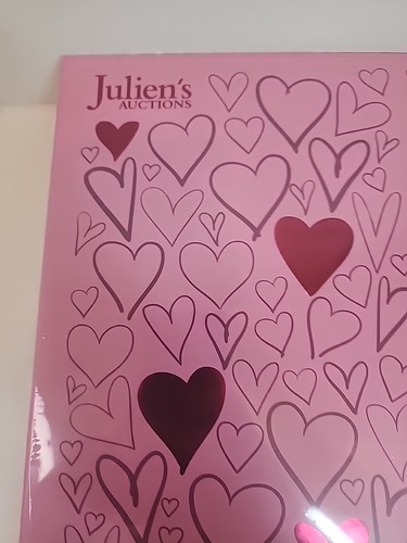 Julien's Auction Property The Life Career Of Amy Winehouse Catalog 2021 Sealed - Picture 8 of 11