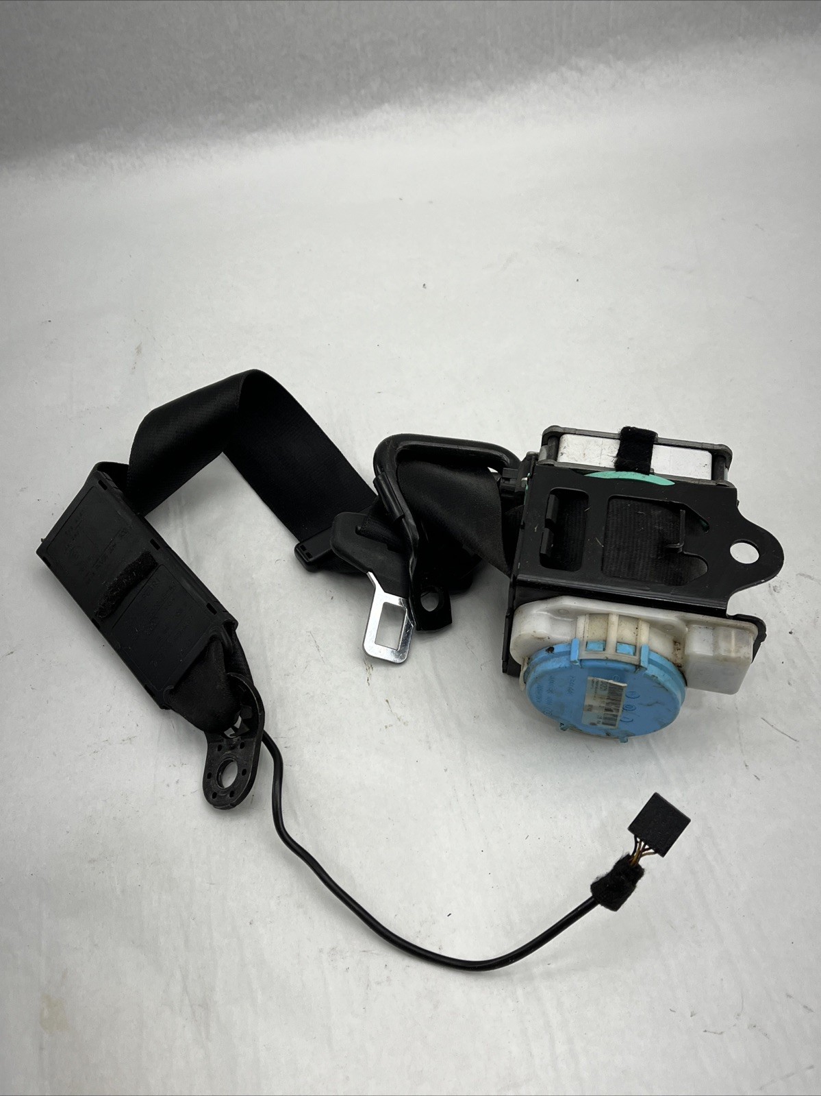 USED 2010-2012 2014-2015 AUDI R8 - Front LEFT Seatbelt / SEAT BELT Retractor