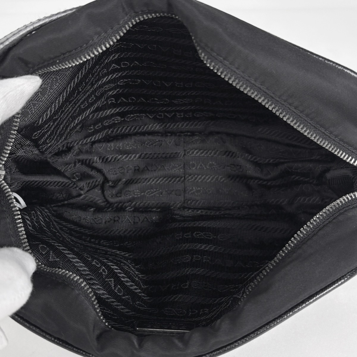 PRADA with logo Hand Bag Pouch Hand Bag Nylon Nero (Black) Women thumbnail 8