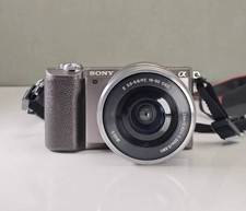 Sony Alpha a5100 24.3MP Mirrorless Digital Camera w/16-50mm Lens excellent