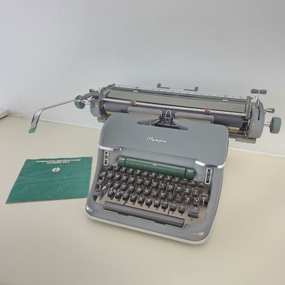 1960 Olympia SG1-L De Luxe 15'' Carriage Manual Typewriter Clean - Forest Green
