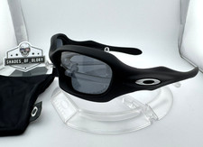 OAKLEY MONSTER DOGGLE MATTE BLACK GREY POLARIZED SUNGLASSES 12-820 VINTAGE RARE