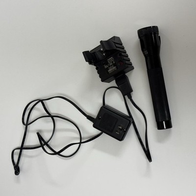 STREAMLIGHT Stinger XT #141390 Flashlight, Battery & Charger WORKING