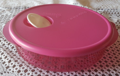 Tupperware Rock N Serve Freezer Microwave 3 1/4 cups Large Round Pink New