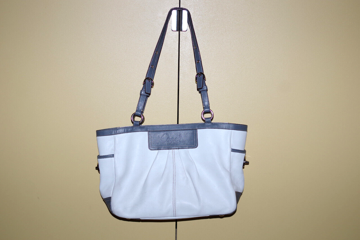 Coach NO A1072-F13759 Shoulder Ivory Gray Purse 11,5