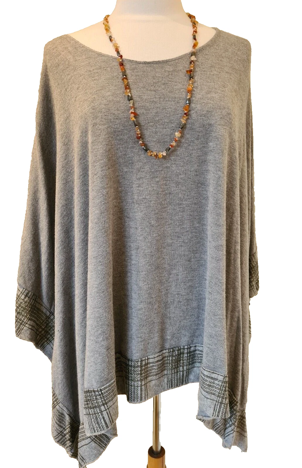Italian Grey Knit Poncho One Size UK 8-18 Lightweight Round Neck Check Hem New
Opens in a new window