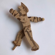 Ancienne petite FIGURINE en bois articulée bois - JOUEUR de PÉTANQUE 9 cm