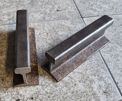 Amboss Eisenbahnschiene  2 kg 20 cm  (9663)