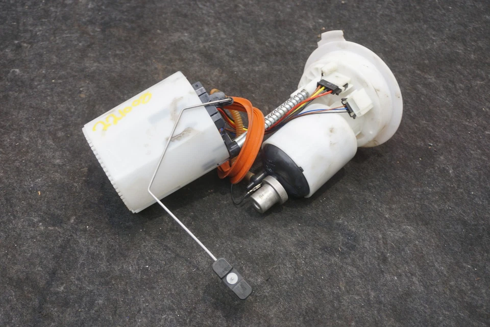 Bomba de tanque de combustible de gasolina 4G0919051 OEM Audi A6 A7 S6 S7 2013-17 Foto 2 de 4