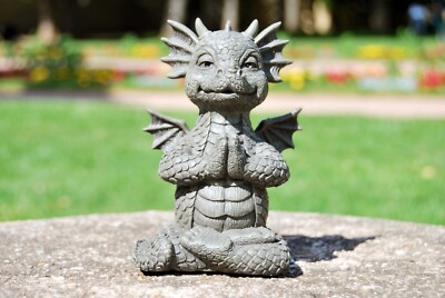 Gartenfigur Gartendrache - Modell Yogi klein - Fantasy Figur Deko Drache Garten