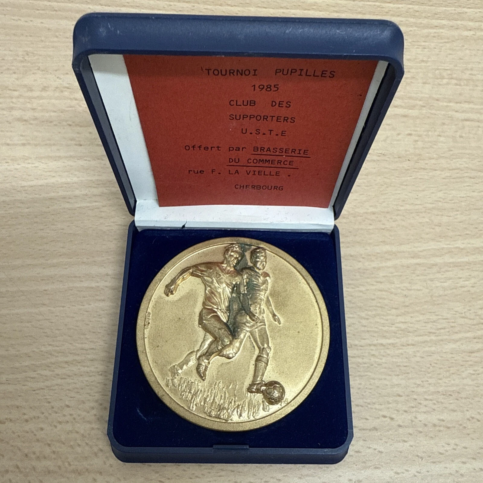 Médaille Tournoi Pupilles 1985 Foot Football Sport Graveur Gloria