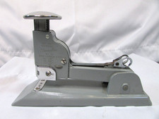 Vintage Swingline No. 13 Heavy Duty Desktop Stapler Tested Made In USA