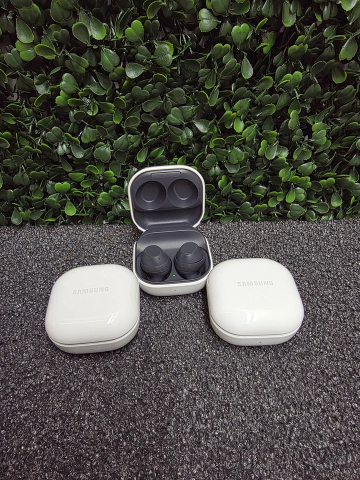 Samsung Galaxy Buds FE (R400) – 8.5/10 – Sanitized & Ready – USB Cable + Charger - Image 4 of 4