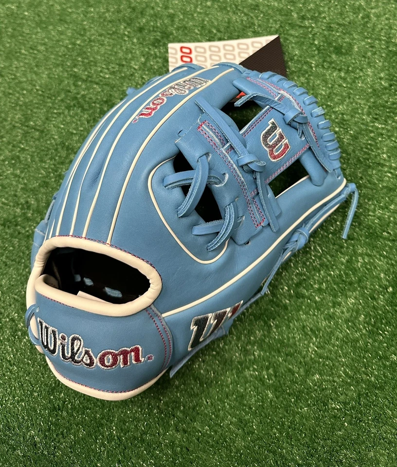 Wilson A1000 11.5" 1786 Infield Baseball Glove Sky Blue A10RB261786 - Image 3 of 4