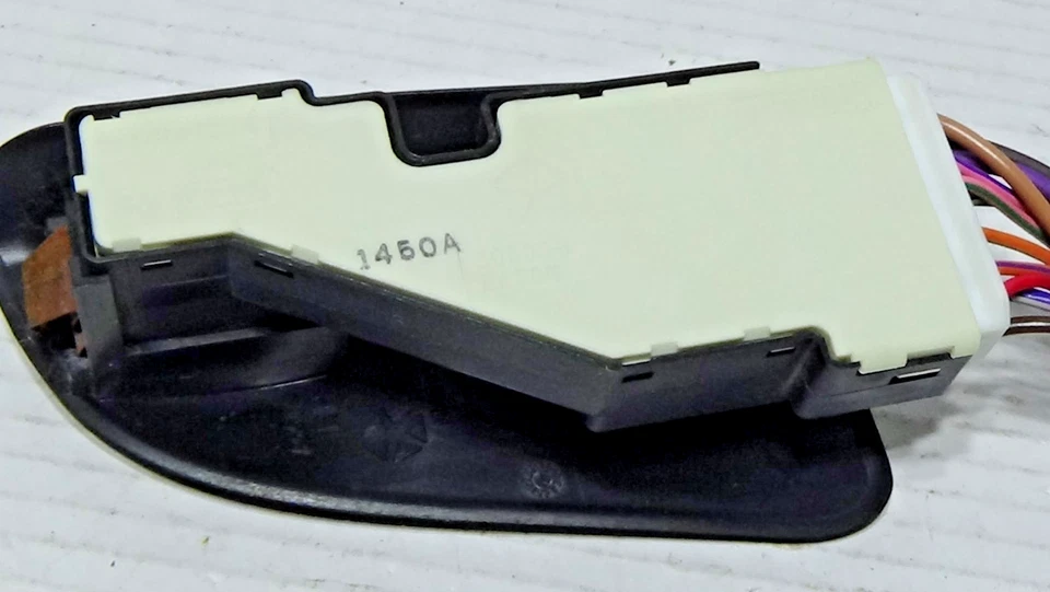 1998-2001 Dodge Ram 1500 Right RH Power Window Switch - Image 3 of 4