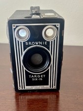 Vintage Kodak Brownie Target Six-16 Box Camera   1940s