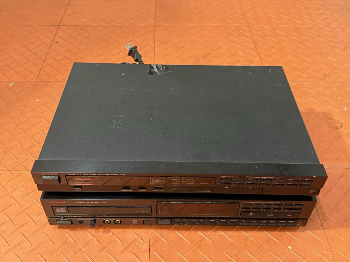 Luxman T‑117 FM Tuner And D-117 Compact Disc Player / CD - Read
