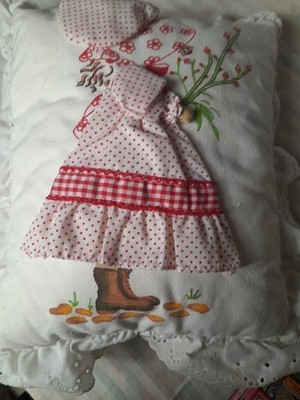 LACY LITTLE GIRL PILLOW PAINTED APPLIQUED RUFFLED 12''.X 14'' + 2'' RUFFLE