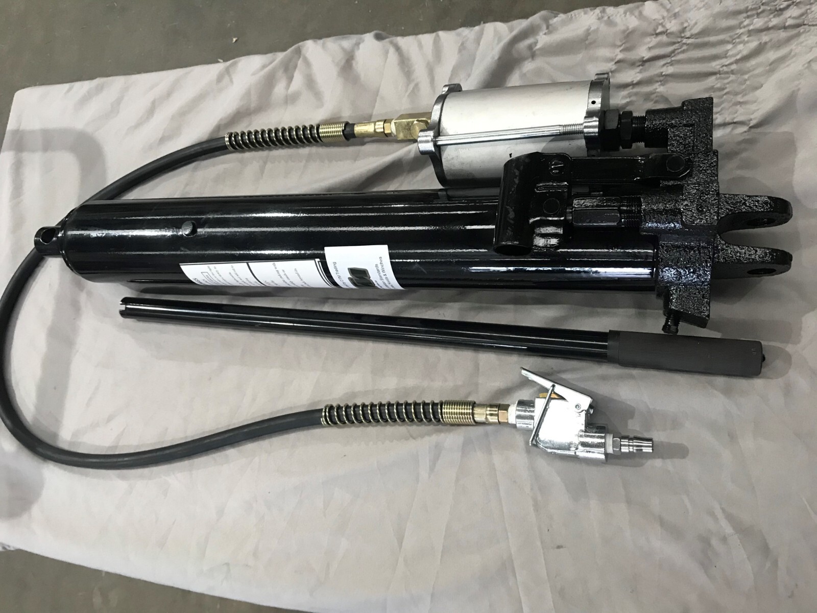 Air Hydraulic Long Ram Jack 12t Suit Crane Hoist AS141882008, BLACK