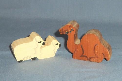 Lot 6 Wood Wooden Nativity Scene Figurines Camel Sheep Angel Jesus Cross Tree - Picture 5 of 7
