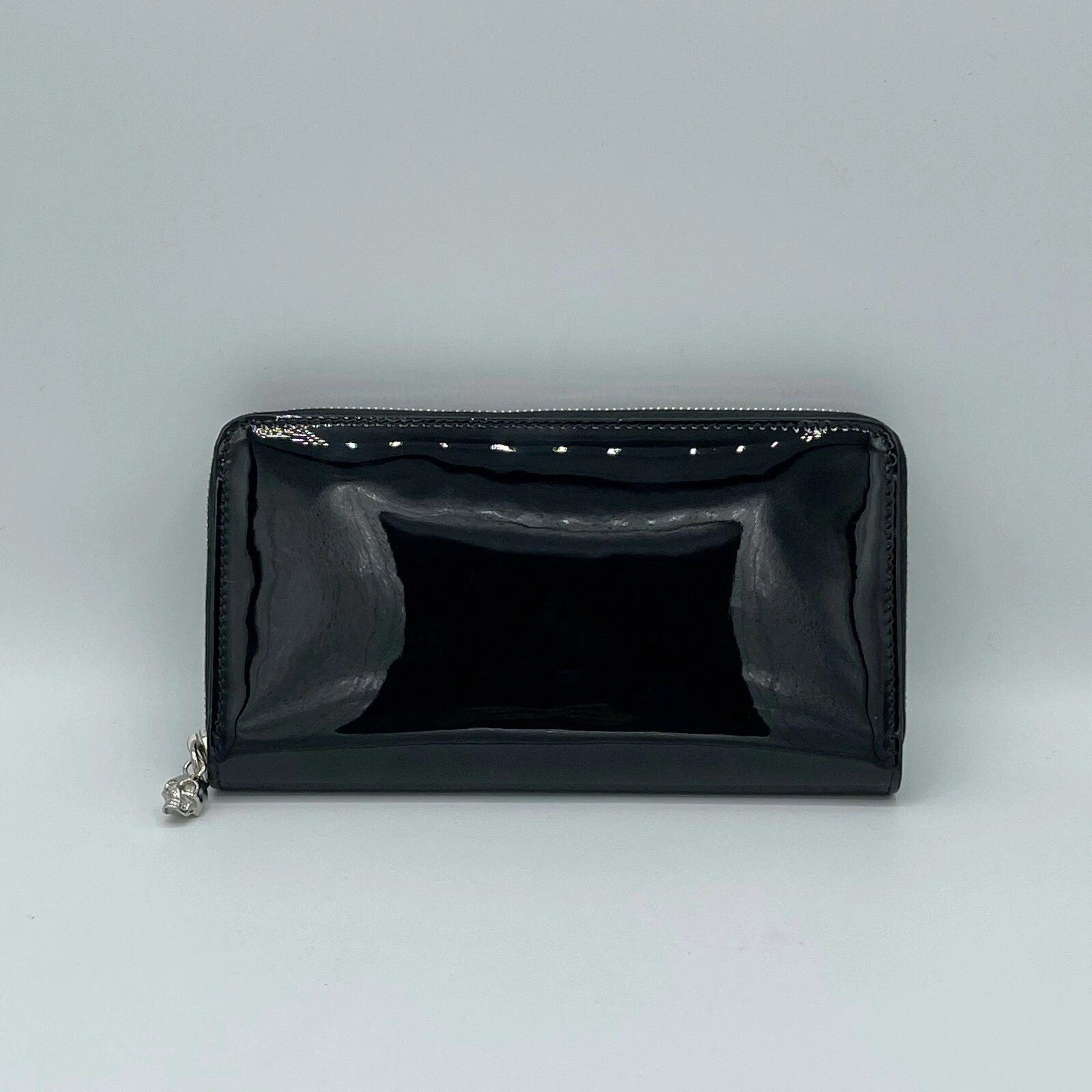 $525 Alexander McQueen Black Patent Leather Zip Around Wallet 375282 DP00I 1000