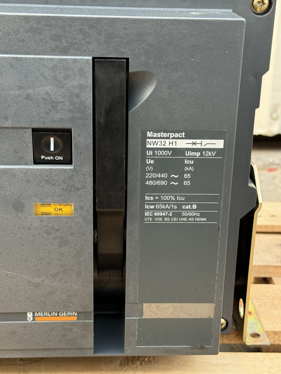 SCHNEIDER NW32 H1 MASTERPACT CIRCUIT BREAKER MERLIN GERIN 3200A