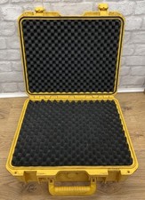 Flight case portaoggetti giallo 40 x 30 cm - foderato in schiuma - usato - stile Peli