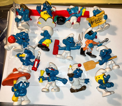 Lot of 14 1979 Smurfs Figure Peyo Schleich King Knight Magician Umbrella Scuba