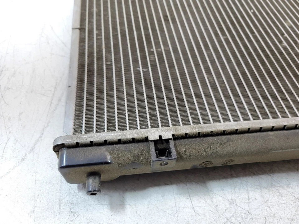 Radiador de transmisión manual Mazda Protege or Protege5 2002 2003 OEM ZM3915200C Foto 2 de 4