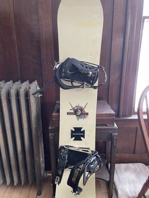 Nitro Suprateam CLX Snowboard with Bindings, and Bag, White Black