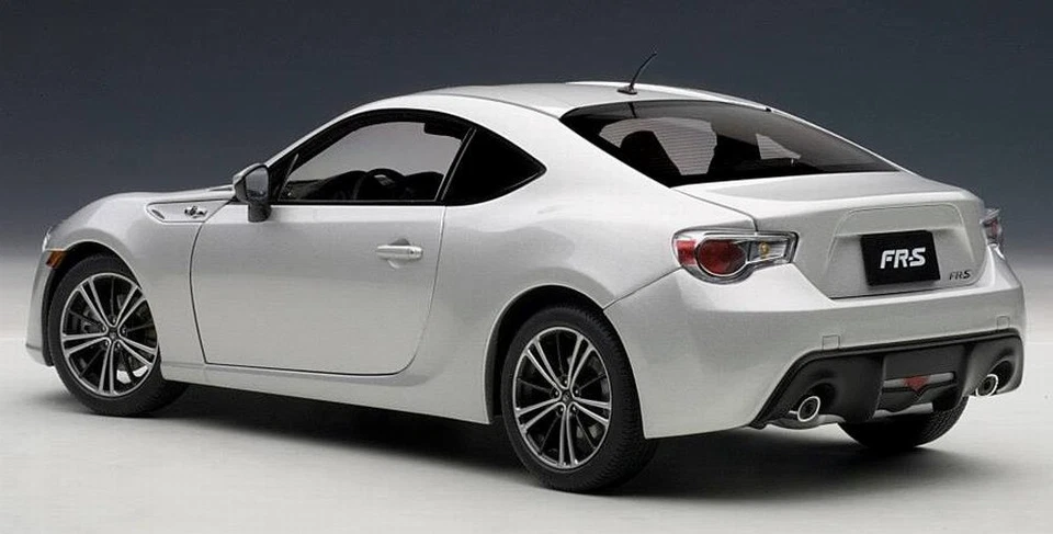 Toyota Scion Fr-S Nord Americana Lhd Argento Metallo 2012 Autoart 78778 1/18 Us - Immagine 2 di 4