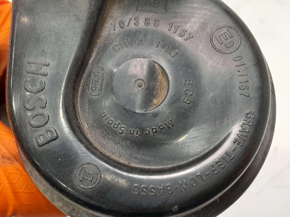 1998 - 2003 Dodge Ram Van B1500 B2500 B3500 Horn Low Note OEM 56020085 - Image 4 of 4