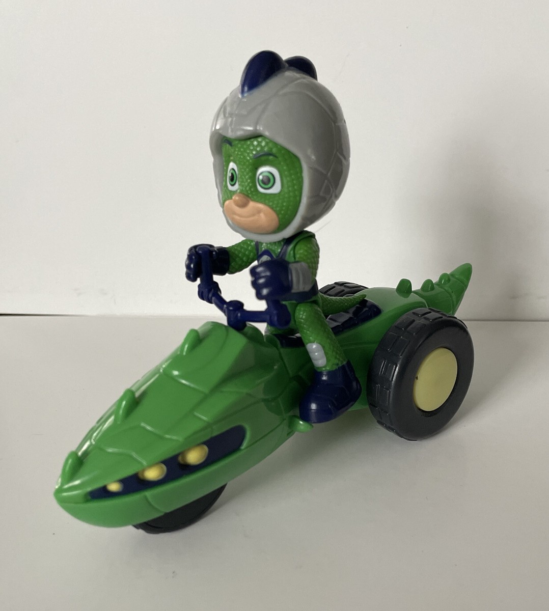 PJ Masks Super Moon Adventure Gekko Figure Rover Bike