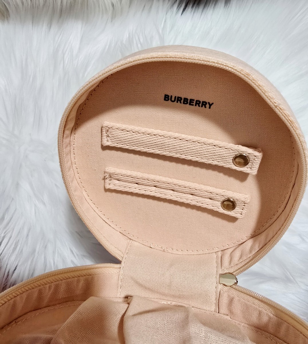 BURBERRY Novelty Round Accessory Case - NEW | eBay
