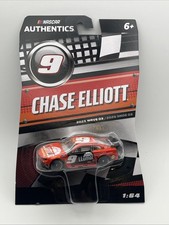 2025 Chase Elliott 9 Llumur 1:64 Lionel Wave 3