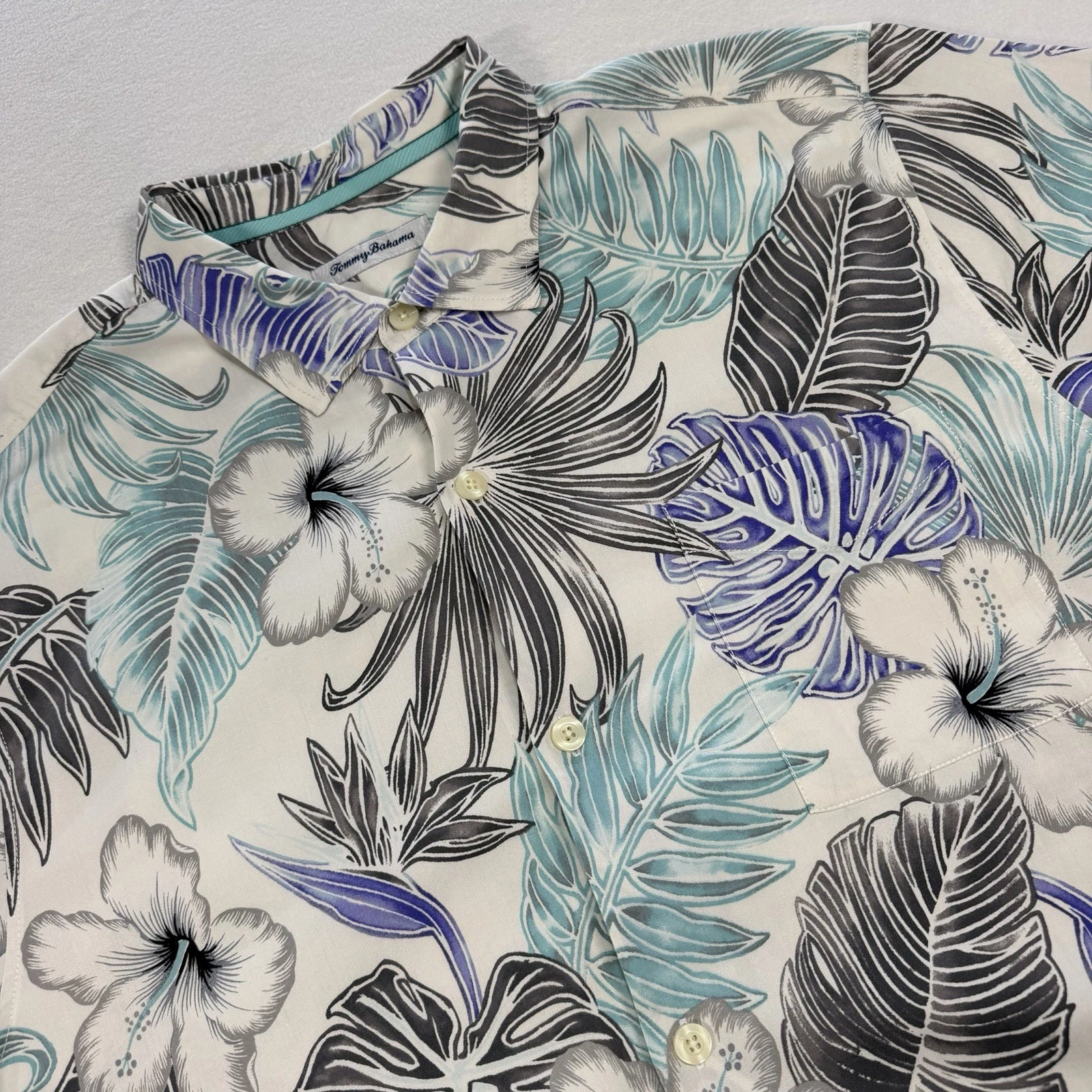 Tommy Bahama Mens XL White Green Floral Button Up Short Sleeve Silk Blend Shirt