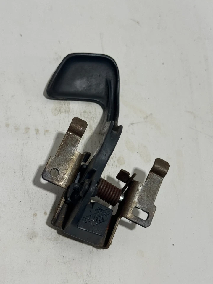 GMC JIMMY 1994-1998 MANIJA DE PUERTA INTERIOR DELANTERA DERECHA USADA OEM Foto 2 de 4