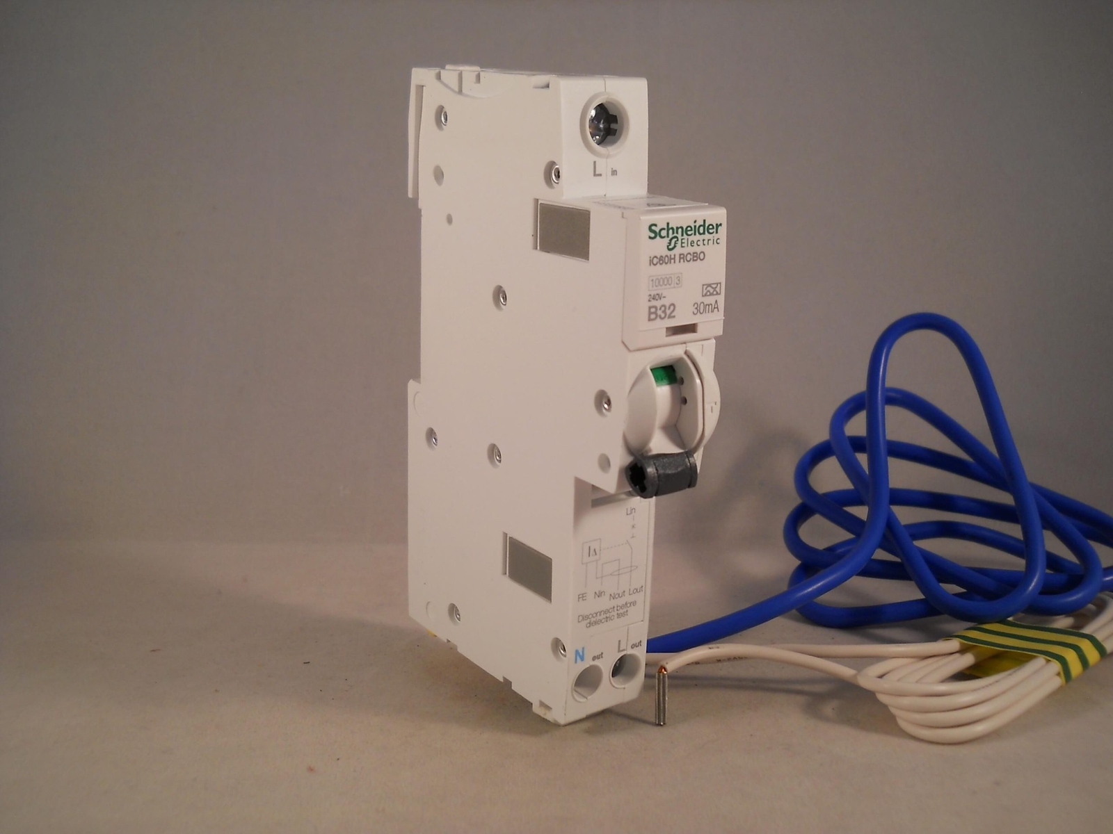 Schneider RCBO 32 Amp 30mA Type B 32A Acti9 iC60H Merlin Gerin A9D31832