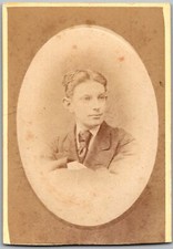 ANTIQUE CDV CIRCA 1870S J. OXMAN YOUNG MAN IN SUIT NEWARK NEW JERSEY
