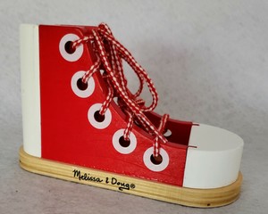 melissa and doug shoe tying