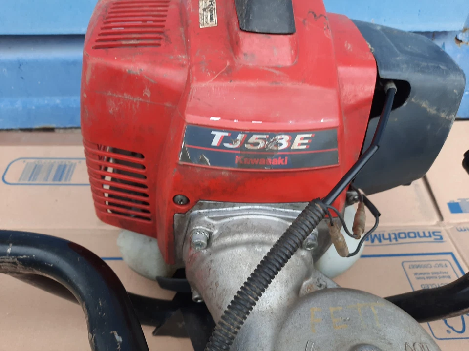 Taladro de tierra taladro taladro de tierra Kawasaki TJ 53 E (como Stihl) EXCELENTE - Imagen 2 de 4