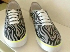 GEMO BLACK / GREY ZEBRA PRINT TRENDY CANVAS LACE-UP TRAINERS BNIB SIZE UK 6 / 39