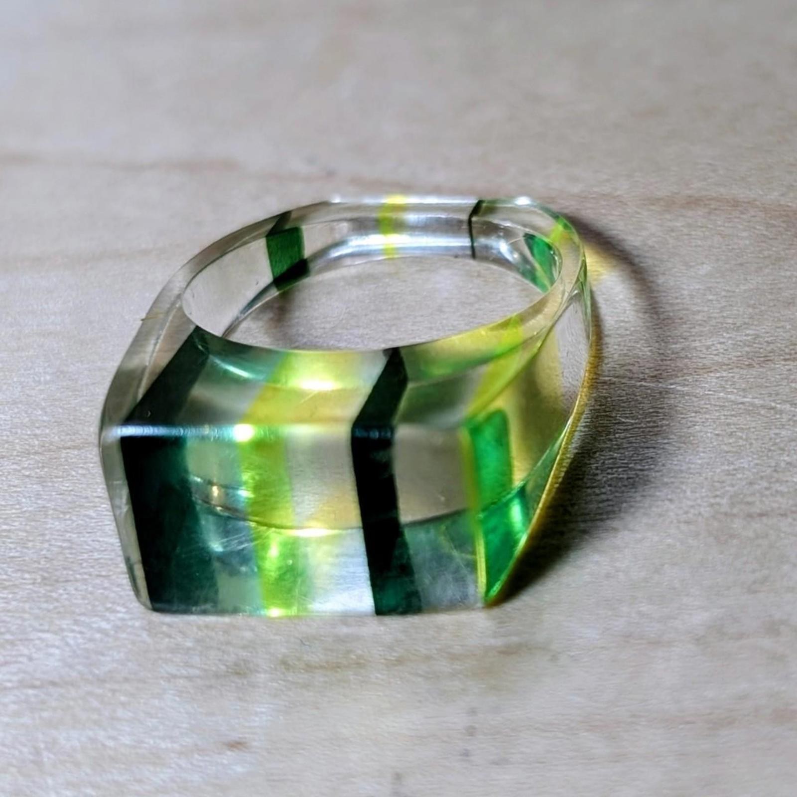 Vintage 70s Green Striped Lucite Cocktail Ring Size 8