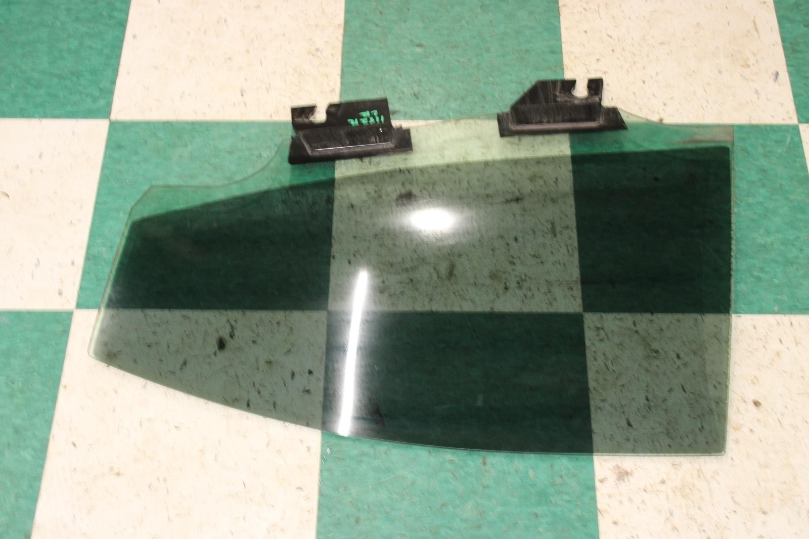 Maserati Ghibli 2014-2022 REAR+LEFT Door glass