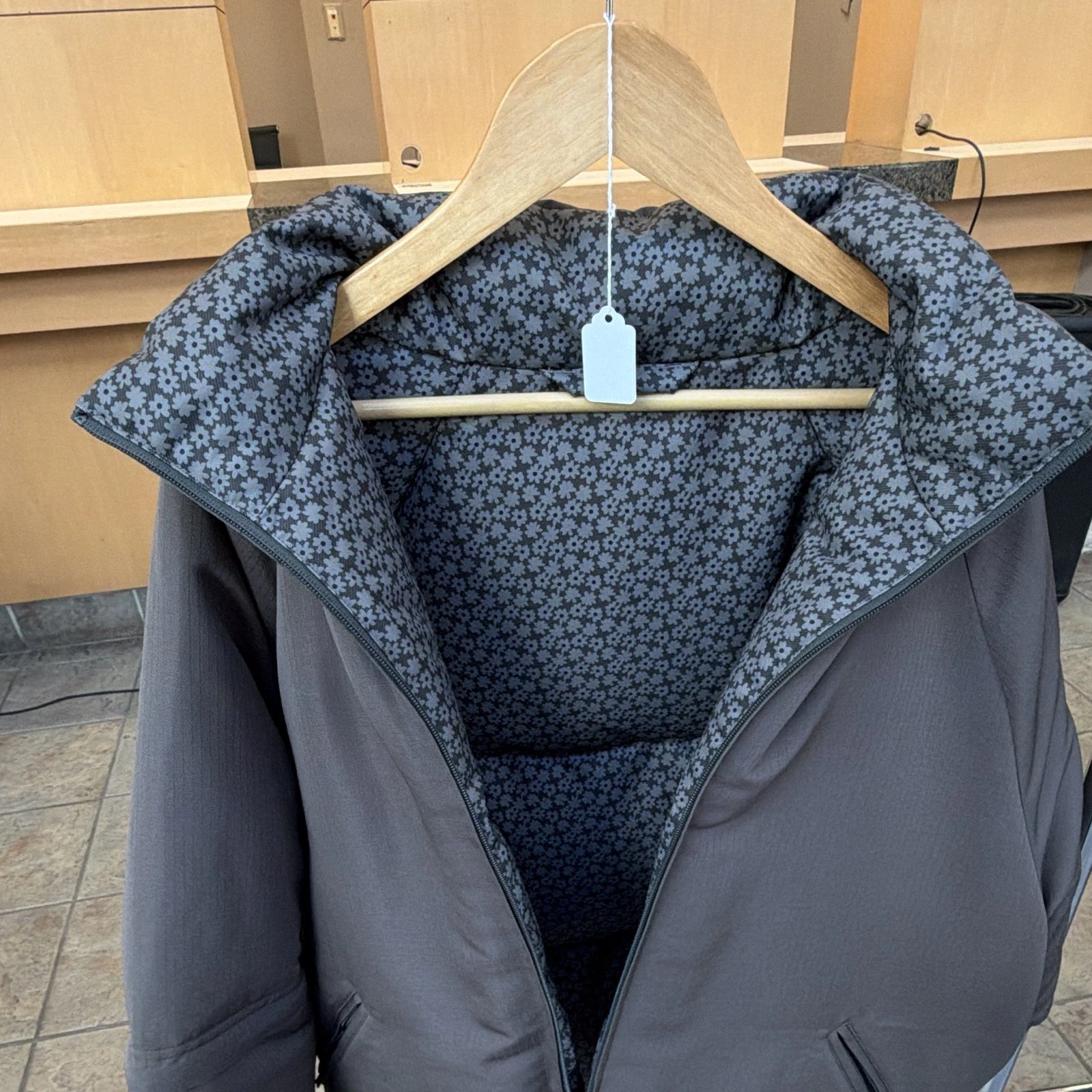 Acne Studios Men's Gray Full Zip Insulated Puffer Jacket Reversible 46 - product detail image 6