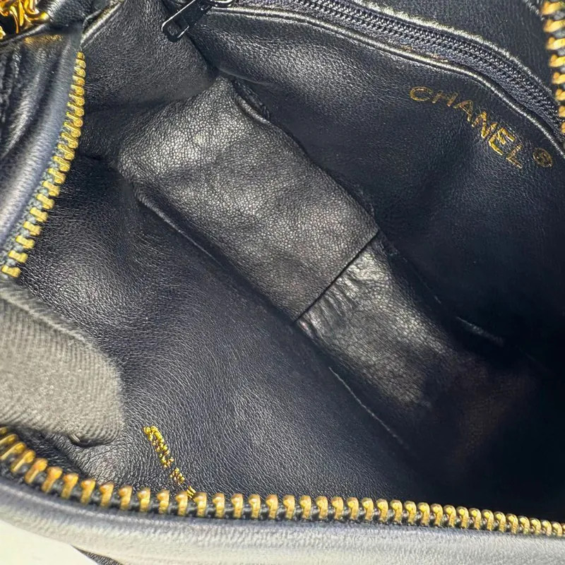 CHANEL Vintage Black Lambskin Tassels Gold Chain Camera Bag image 7